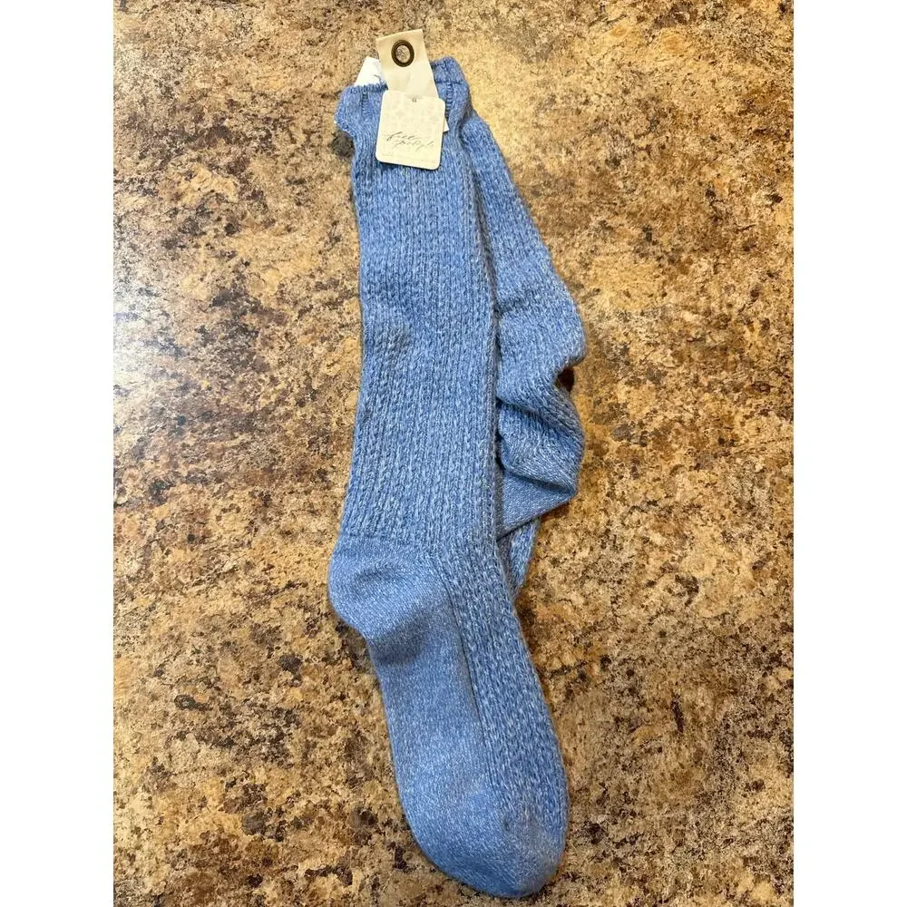 NEW Women O/S Free People Periwinkle/Lavender Knit Cozy Casual Relaxation Socks